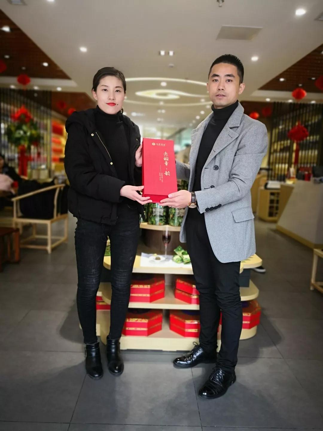 5dc3cfb29f01d.jpg 11.jpg