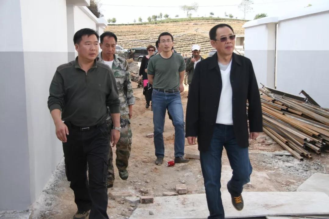 5dc3d2e06c54e.jpg 3.jpg