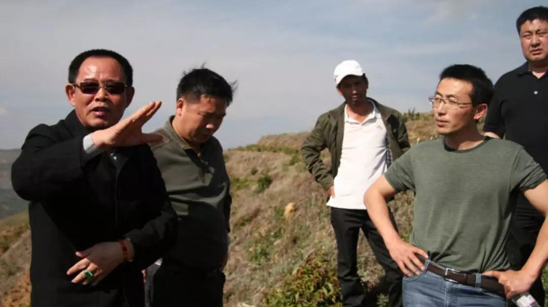 5dc3d2e66ed35.jpg 4.jpg